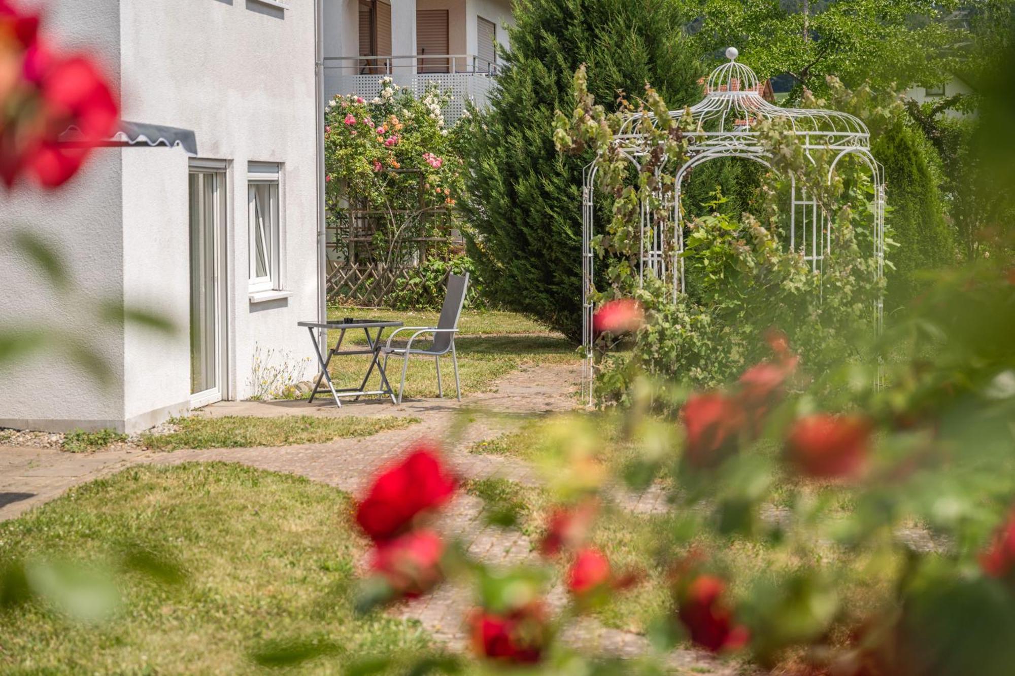 Hotel Am Kirchplatz Uberlingen Exterior foto